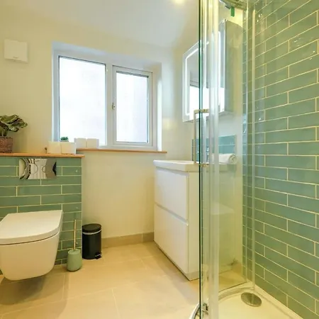 Raleigh 2 Bedroom Flat Бристоль