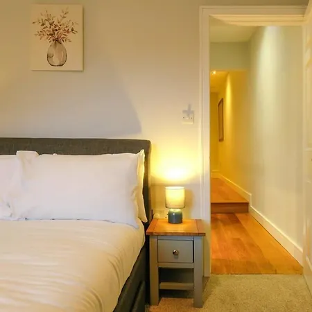 Raleigh 2 Bedroom Flat *