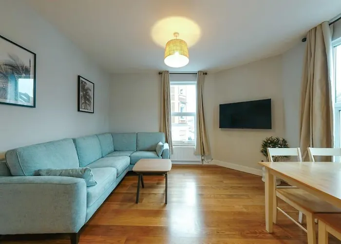 Διαμέρισμα Raleigh 2 Bedroom Flat