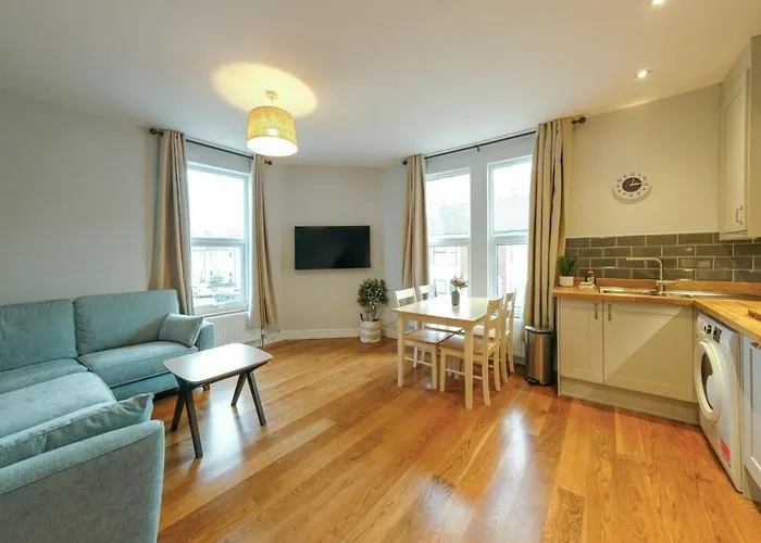 Raleigh 2 Bedroom Flat Apartment Bristol